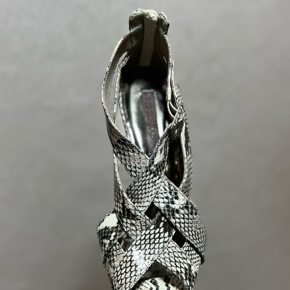 BCBG MaxAzria Ashlee Steel Gray Safari Snake Print Sandal, Size 8 1/2B - Picture 6 of 10